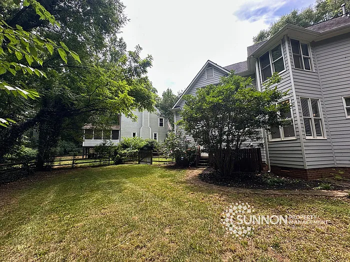 9300 Harris Glen Dr — Photo 19