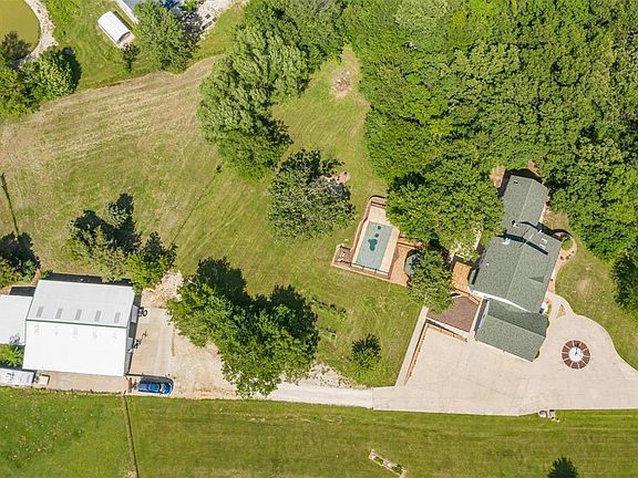 3rd image of 171 Beach Ann Dr
