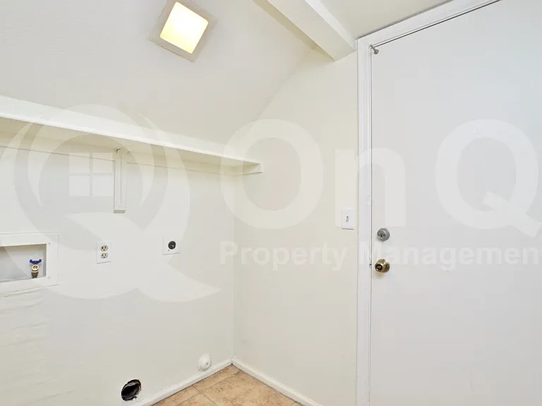 10026 W Roma Ave — Photo 19