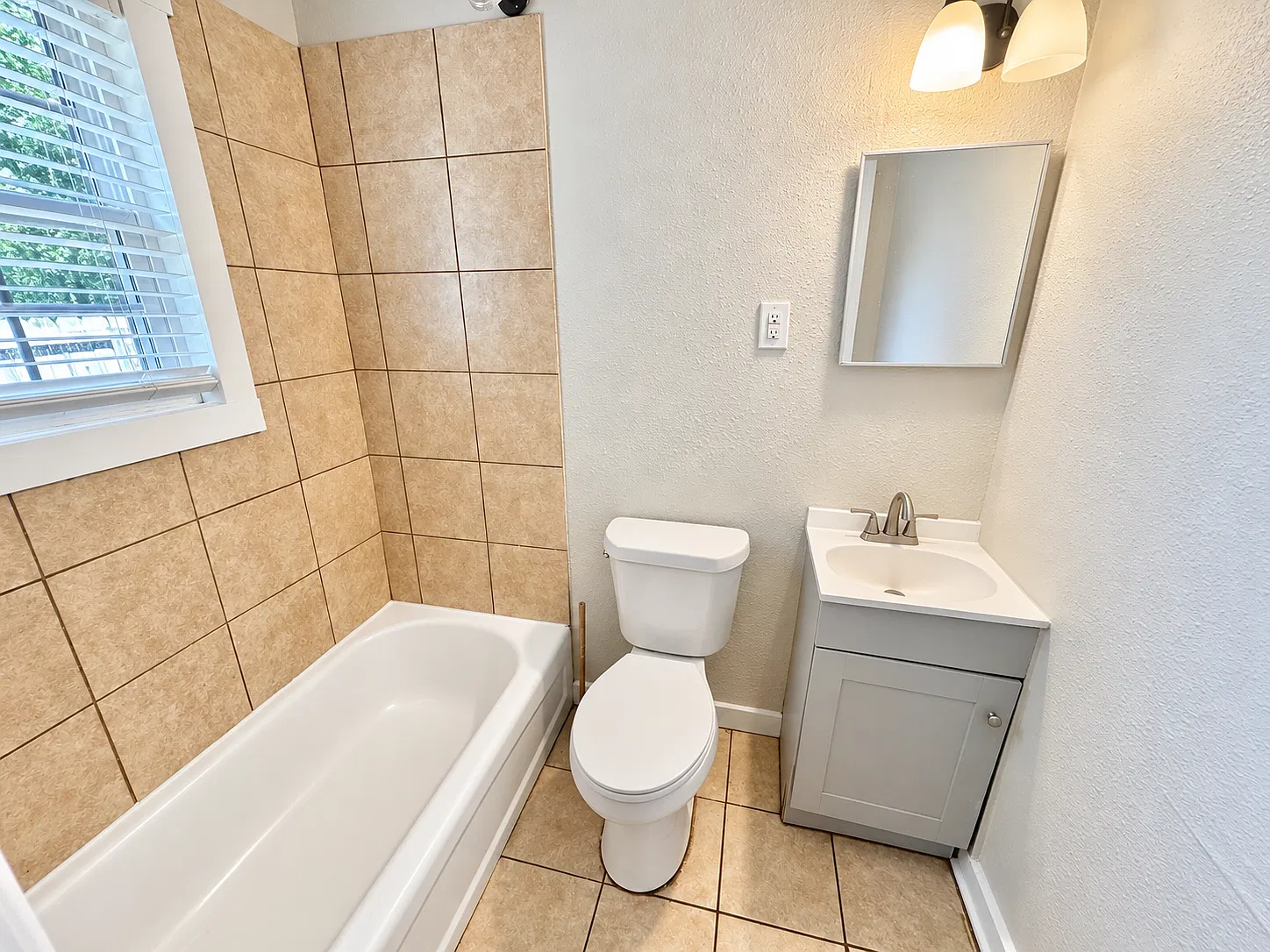 1 bed, 895 sqft, $695 — Photo 4