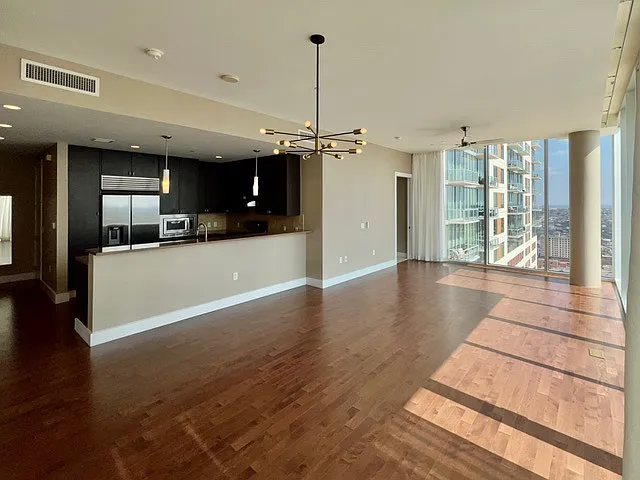 2 bed, 1384 sqft, $3,200 — Photo 1