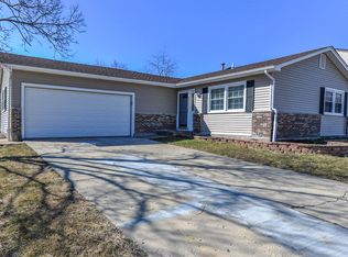 1639 W Bayside Ct, Hoffman Estates, IL 60192
