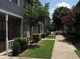929 W Hickory St #B-19, Denton, TX 76201