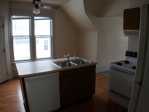 4th image of 86 W 12th St #3