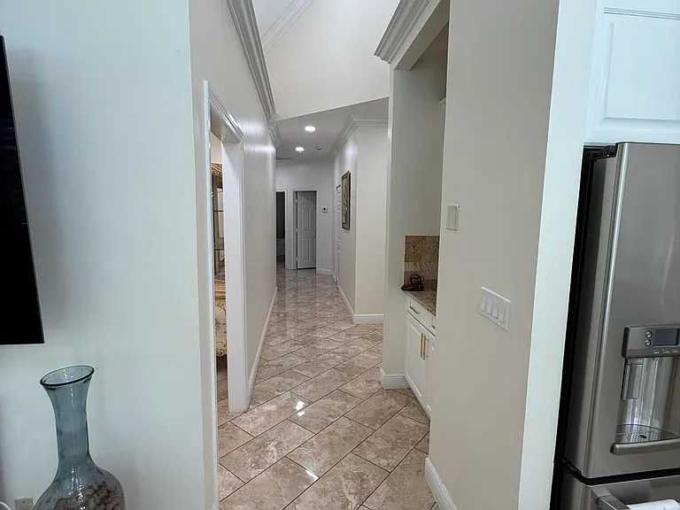 2385 Sunderland Ave — Photo 7