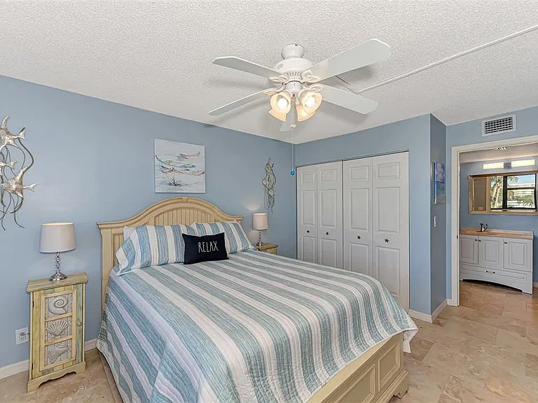 5855 Midnight Pass Rd #426 — Photo 35