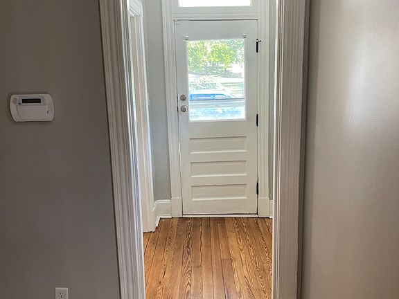 4th image of 1126 Greenwood Ave