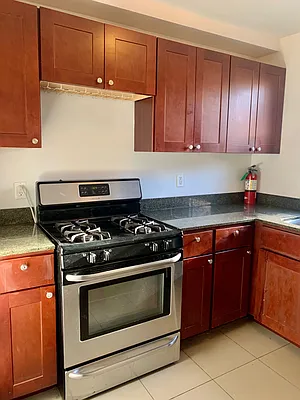 Rented by Select Real Estate | media 14