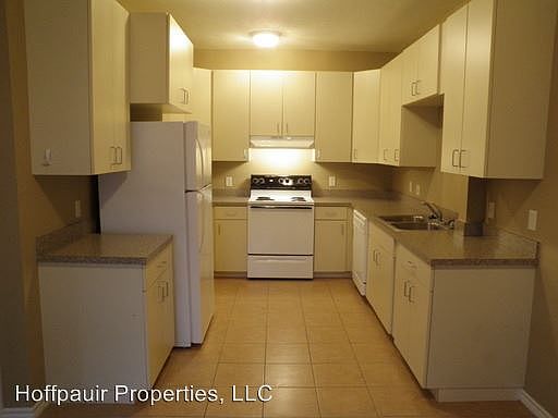 2nd image of 118 W Lagrange St