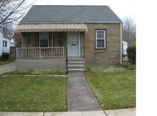 18556 Kenosha St, Harper Woods, MI 48225
