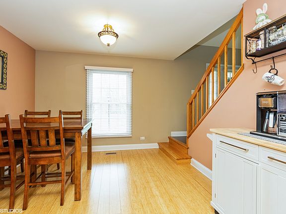 5th image of 2712 College Hill Cir