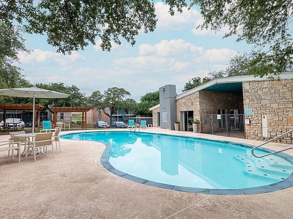 5th image of 14001 Oak Mdws APT 622
