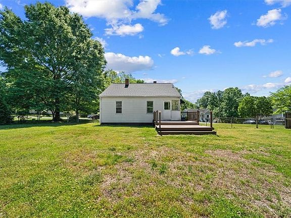 2nd image of 702 Veterans Dr