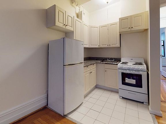 4th image of 78 W 11th St #6A