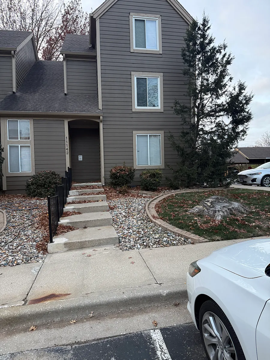 Building Photo - 11142 Nieman Rd #102