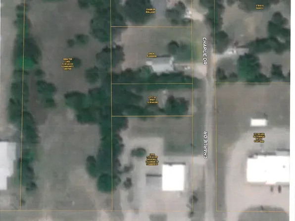 Charlie Dr, Quinlan, TX 75474