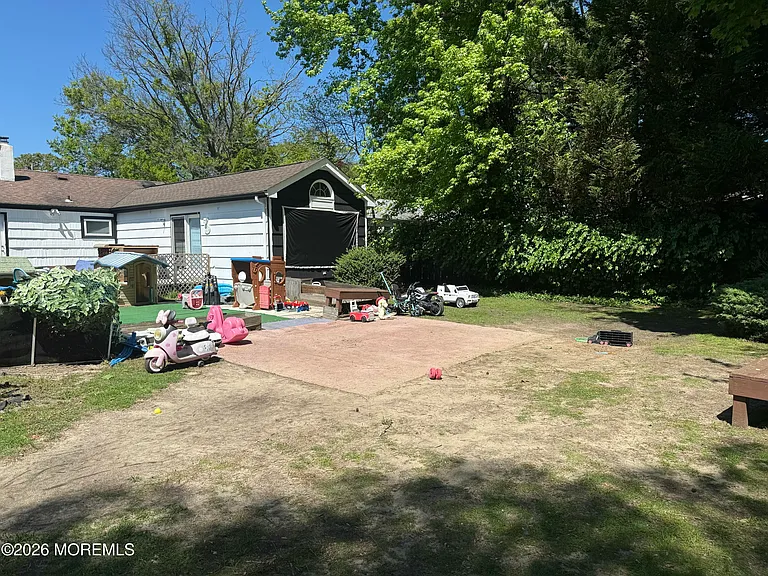500 Freehold St — Photo 13