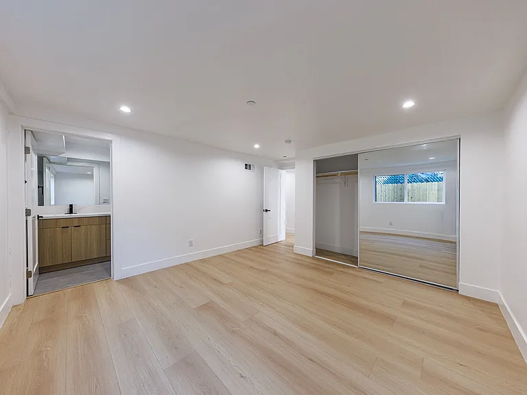 1330 S. Longwood Ave. — Photo 38