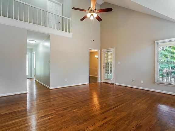 5th image of 4432 Emmit Dr