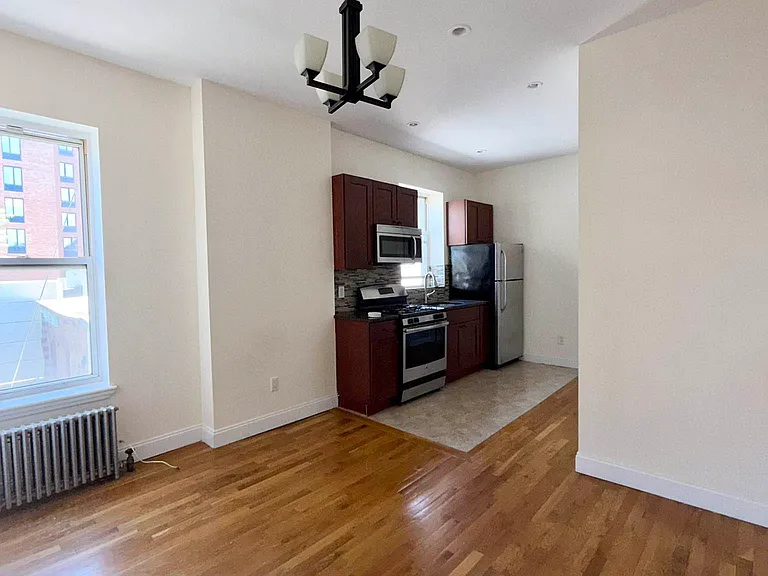 305 Clarkson Ave #8 — Photo 6