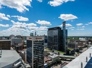 311 Hargrave St #808, Winnipeg, MB R3B0V8