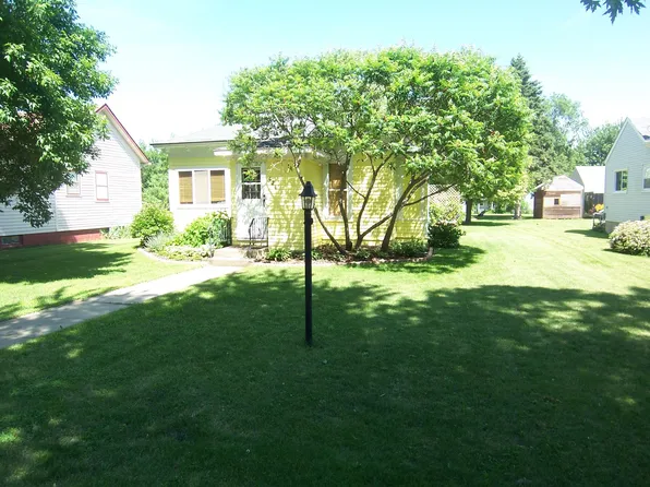 424 Astrachan Ave, Volga, SD 57071