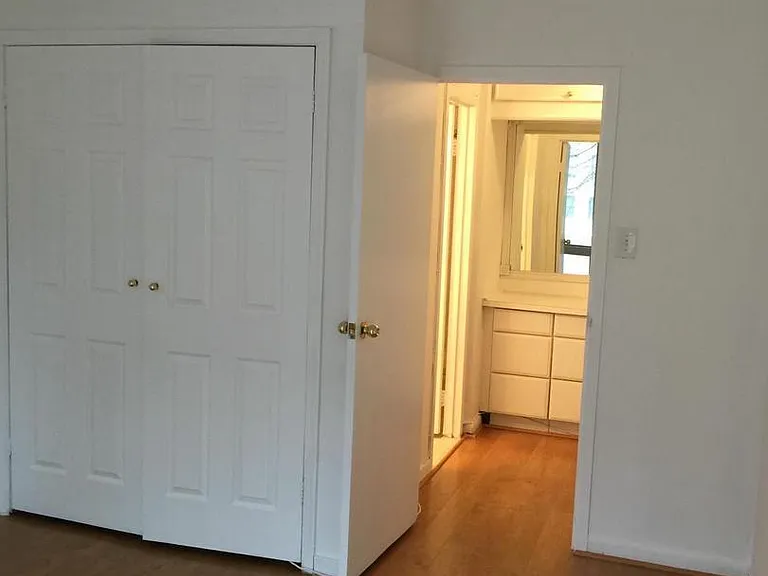 950 25th St NW #310 — Photo 17