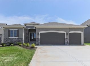 8011 W 166th Ter, Overland Park, KS 66085