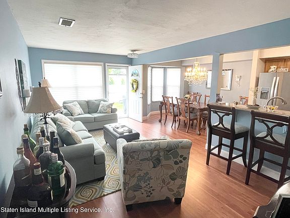 4th image of 37 Country Dr W #A