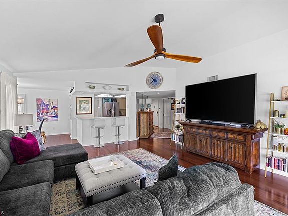 4th image of 6290 Bellerive AVE #105