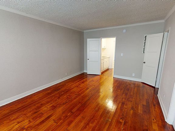 4th image of 3605 W Adams Blvd #2