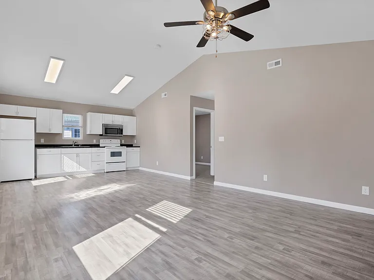 98 Burt Ave — Photo 8
