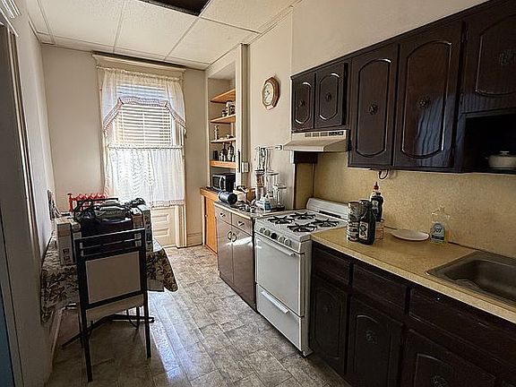 3rd image of 7405 62nd St