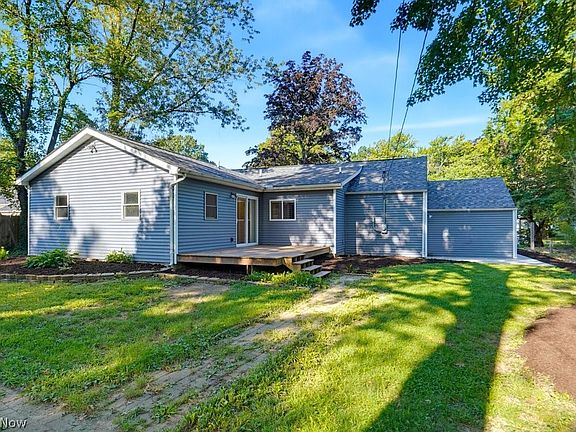 3rd image of 8083 Broadmoor Rd