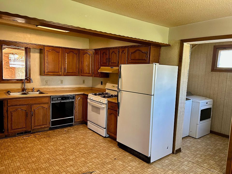 2nd image of 2090 Quentin Ave S