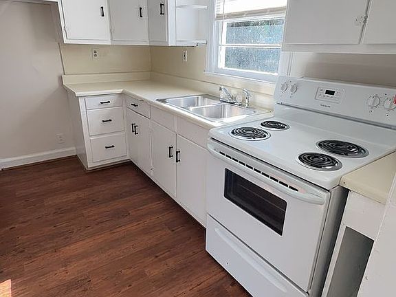 2nd image of 401 Sheppard St