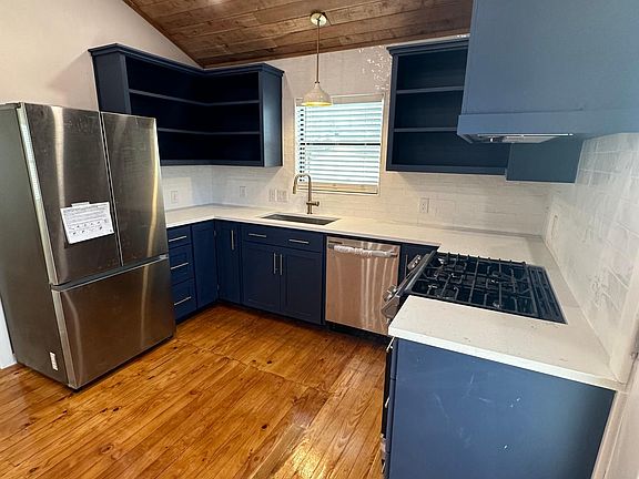 3rd image of 133 Vassar Ln #2