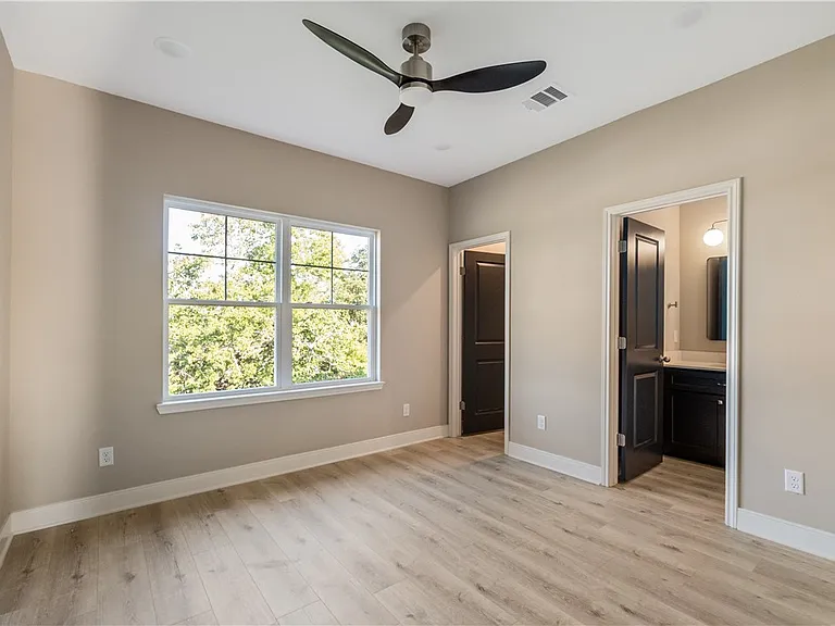 802 N Parker Ave — Photo 7