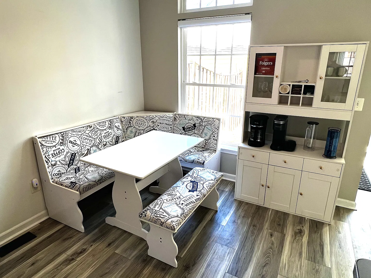 4 bed, 2400 sqft, $2,700 — Photo 3