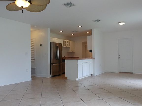 2nd image of 3160 SE Monte Vista Ct