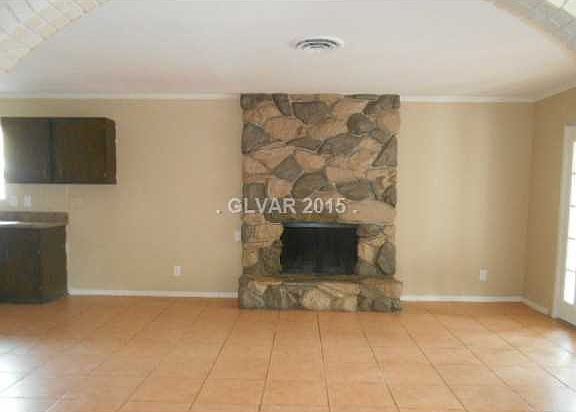 3rd image of 3969 Woodhill Ave