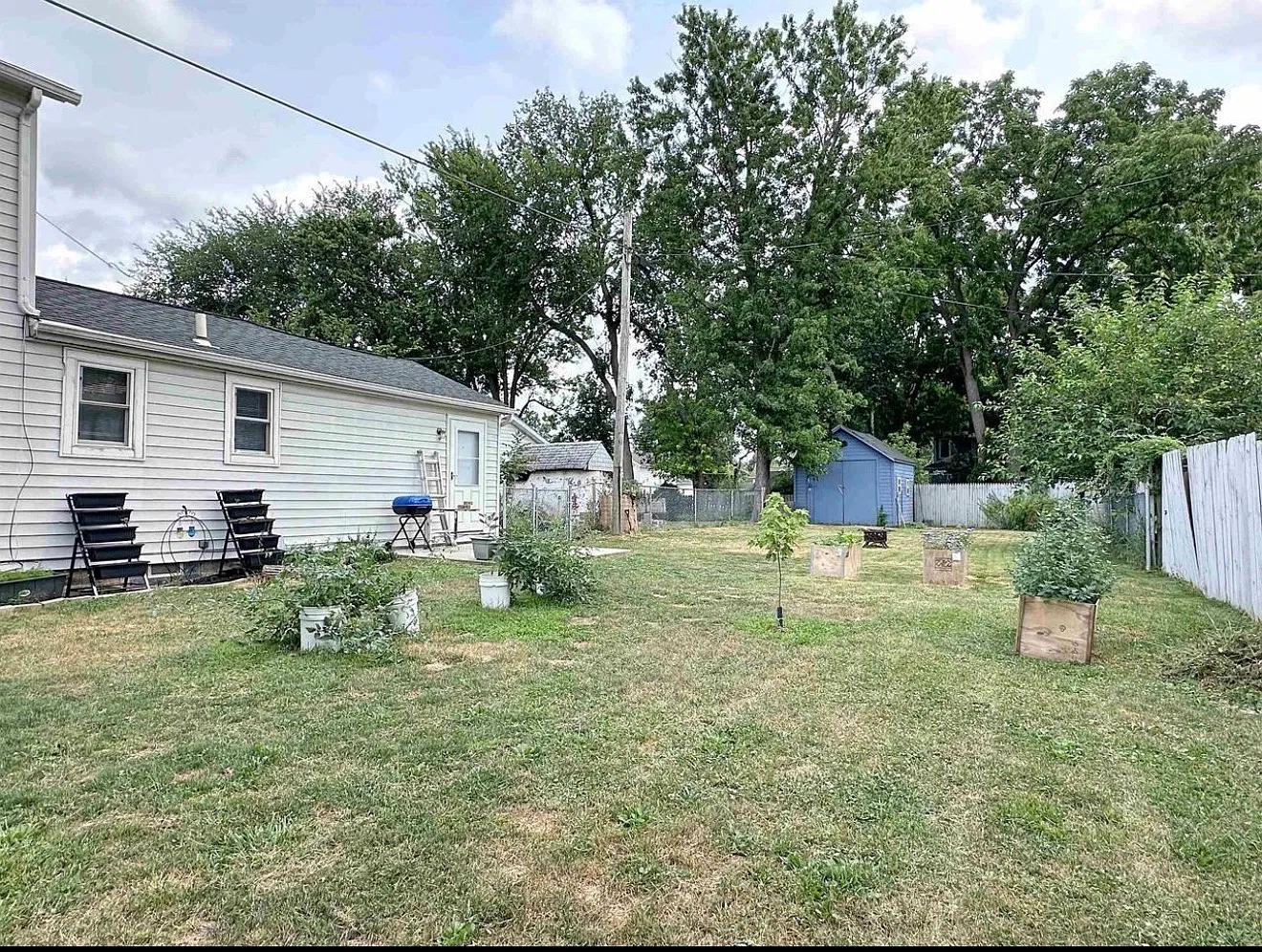 3 bed, 1.5 bath, 1732 sqft, $2,000 — Photo 1