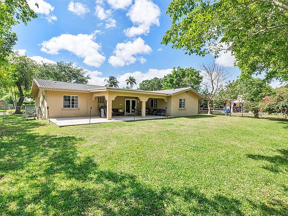 3rd image of 10977 NW 41st Drive