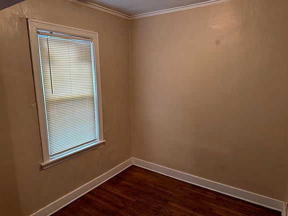 3rd image of 3604 Bowen Ave