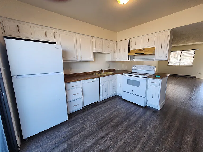 32 Royal Crest Dr #A — Photo 10