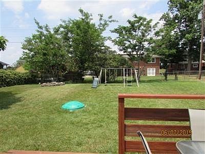 5th image of 216 Exmoor Dr