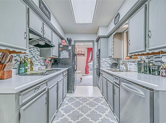 5th image of 813 Vince Ln