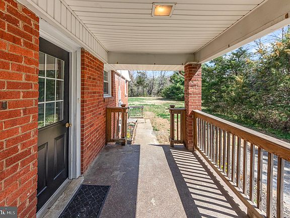 3rd image of 10505 Woodland Dr