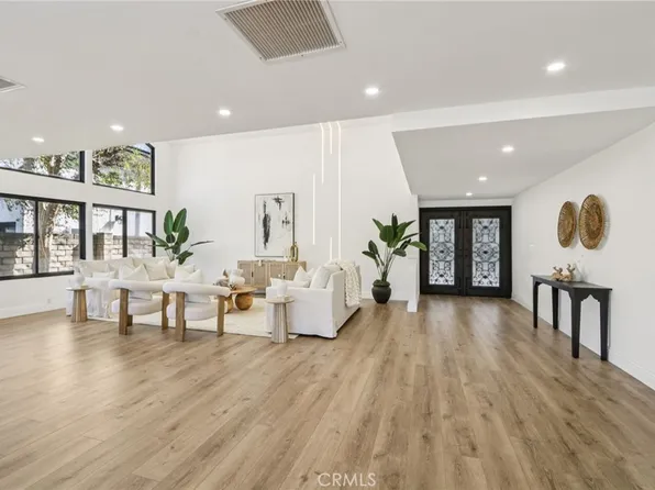 22925 Styles St, Woodland Hills, CA 91367