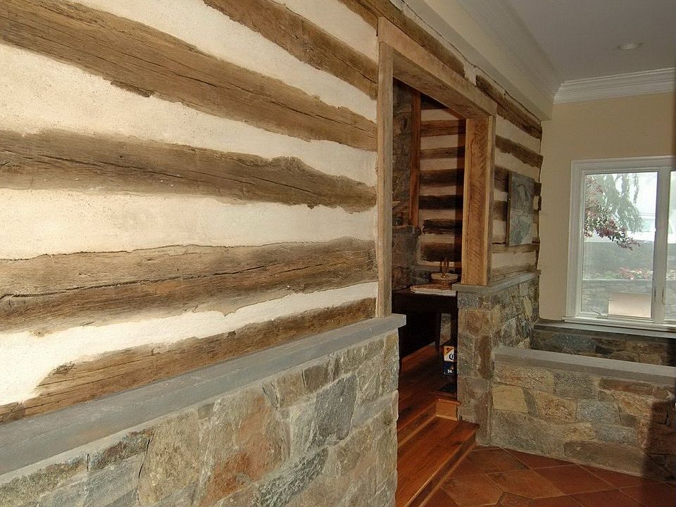 Hallway to kitchen